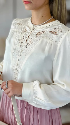 شومیز ساتن ابریشم وارداتی مشکی و شیری سایز ۳۸ الی ۴۶